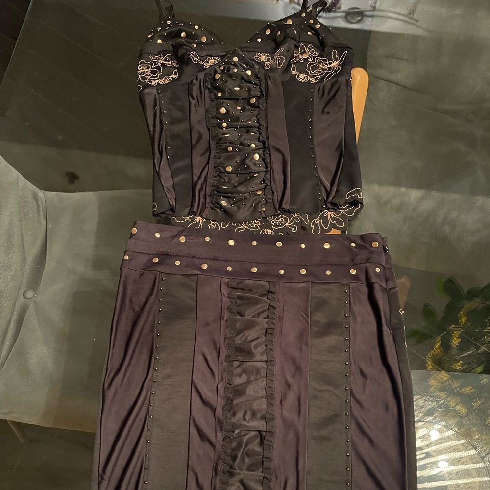 2 piece set midi skirt with decorations in the fabric
